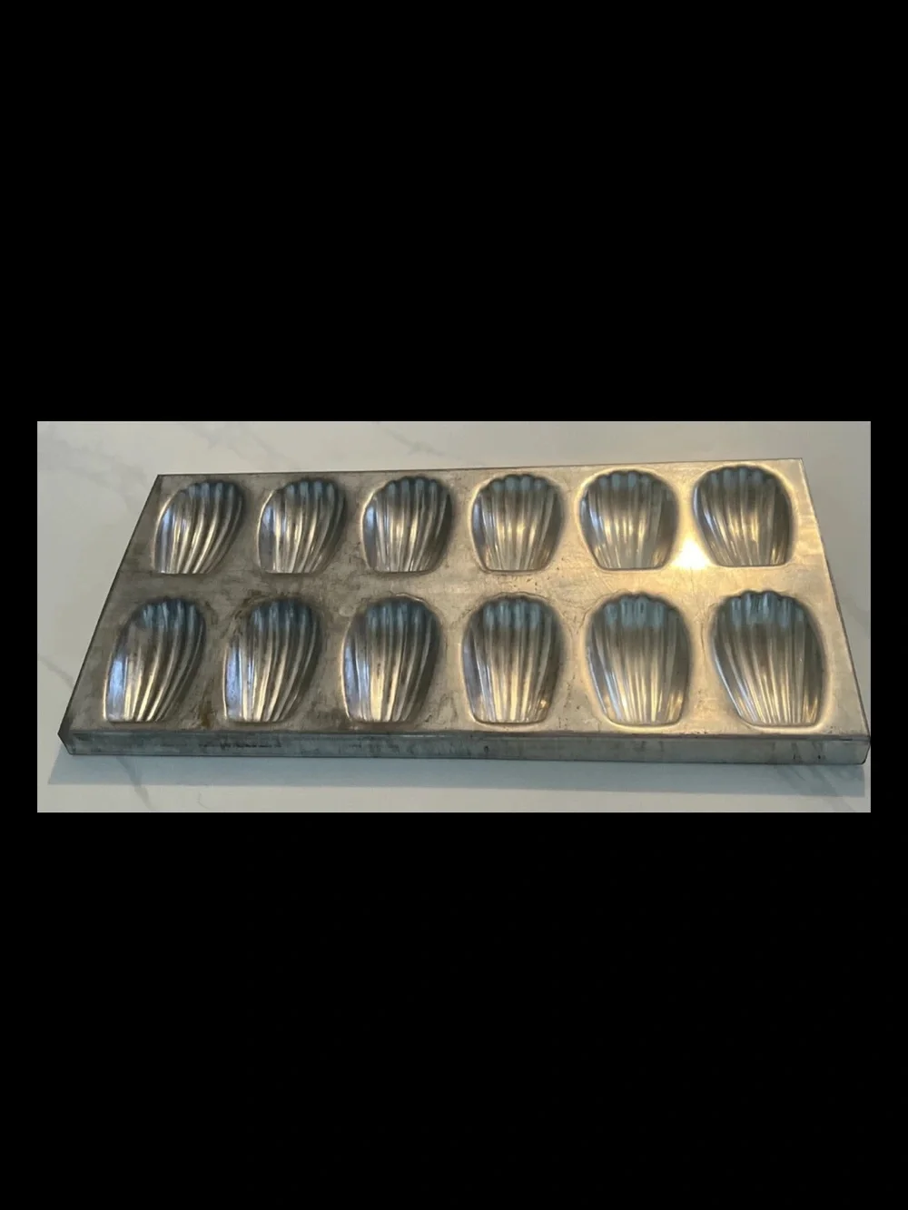 Vintage 12-Cavity Madeleine Pan